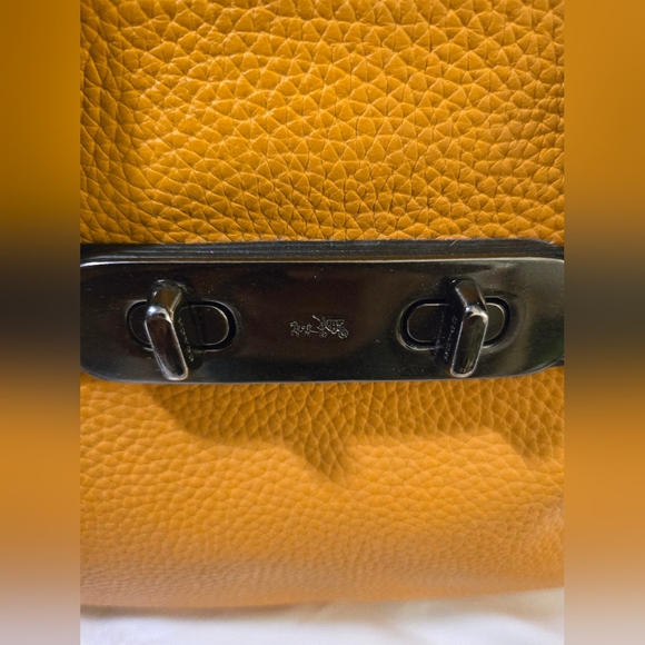 Coach Swagger Women's Yellow and Black Handbag EUC - Picture 9 of 13